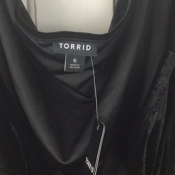 Torrid Black Velvet Top Size 6X NWT - Picture 5 of 9